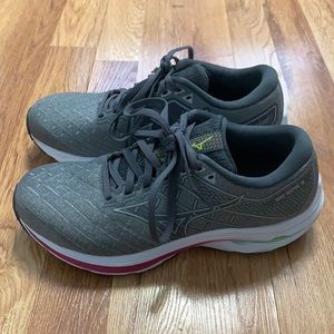 Mizuno Wave Inspire 18 Running Sneakers